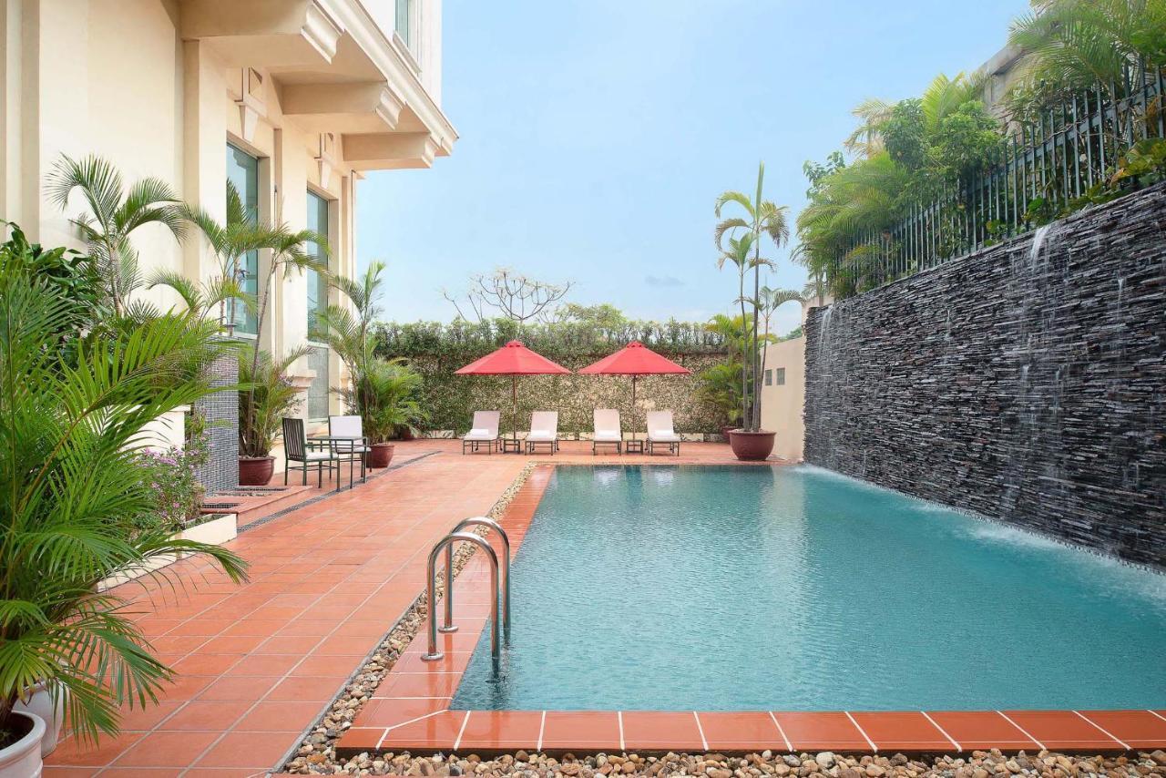 Avani Hai Phong Harbour View Hotel Екстер'єр фото