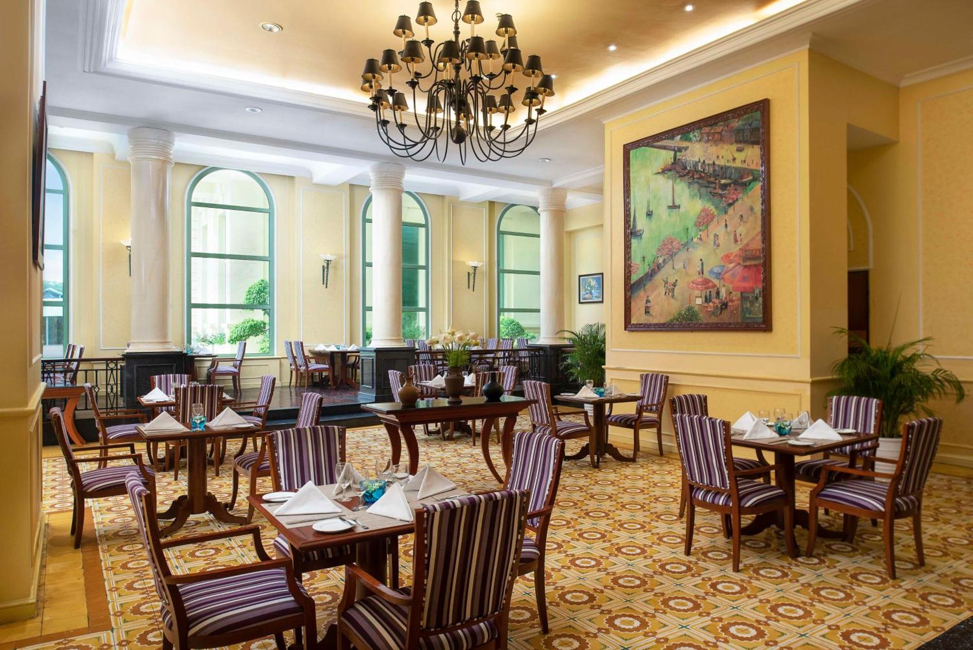 Avani Hai Phong Harbour View Hotel Екстер'єр фото